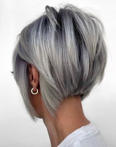 Silver Gray Graduated Bob Bob Hair Color, Short Shag Haircuts, Layered Bob Haircuts, Bob Hairstyles For Thick, Silver Hair Color, Short Grey Hair, Bob Hairstyles For Fine Hair, Short Bob Haircuts, Grey Hair Color