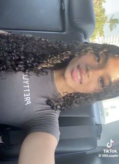 Wet 3b Curly Hair, Long Curly Hair Wet Look, Mixed Pretty Girl, Wet Curly Hair Black Women, Black Women With Long Curly Hair, Wet Hair Look On Curly Hair, How To Make Curly Hair Look Wet All Day, Wet 3b Hair, Light Skinned Girls With Curly Hair