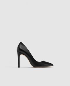 Black leather high heel shoes. Stiletto heels with metallic details. pointed toes. Hell height 3.5inches. Smoke and pet free. Thanks for looking:) Women Shoes Online, Leather High Heels, Shoes Heels Pumps, Court Shoes, Zara Black, Work Shoes, Black Pumps, Shoe Game, Leather Pumps