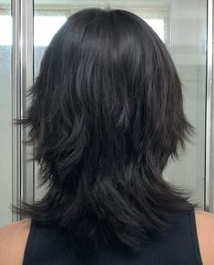 Short Grunge Wolfcut, Wolfcut Back View Hair, Long Soft Mullet Haircut, Dark Blue Layered Hair, Layered Black Hair Short, Black Mullet Aesthetic, Grunge Haircuts With Bangs, Black Hair Shag Haircut