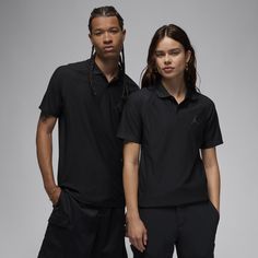 You're gonna stand out on the links in this bold polo shirt. Flexible fabric enhanced with Dri-FIT ADV technology helps you stay fresh through 18 holes. Luxe details like the jacquard-woven pattern, and sewn-in Wings lines make your look pop. Black Polo Shirt With Branding For Sports, Black Golf T-shirt For Sports Season, Black Moisture-wicking Polo Shirt For Golf, Functional Moisture-wicking Sports Polo Shirt, Sporty Polo Collar Golf T-shirt, Nike Tennis Dress, Golf Sport, Mens Golf, Golf Polo