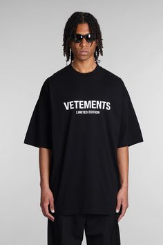 T-Shirt in black cotton, round neck, short sleeves, logo print on front, oversized fit, 100% cotton, Made in Portugal, Model is 1. 83 and wears size S | VETEMENTS Men's VETETS T-shirt in Black Cotton | SS24 Oversized Outfit Men, Oversized Black T Shirt, Streetwear Inspo, Tshirt Oversized, Anti Fashion, Oversized Outfit, Black Luxury, Bear Shirt, Men Model