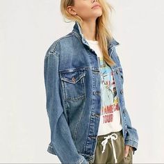 Authentic Free People Ramona Oversized Denim Jean Jacket Small! Southbank Wash. Like New - Washed But Never Worn. Oversized For A Layered, Baggy Look. Fit Is More Like Large. Button Down Jacket Grinding, Dremmeling And Destruction With Fill Yarn Details Bust Measures 44" On Size Small Body Length 26 1/2" On Size Small Model Info: Height: 5'6" | Bust: 32" | Waist: 26" | Hip: 37" | Wearing Size: Small Blue Relaxed Fit Denim Jacket For Everyday, Everyday Blue Relaxed Fit Denim Jacket, Casual Denim Jacket With Relaxed Fit, Casual Denim Vest With Frayed Hem, Relaxed Fit Washed Blue Denim Jacket For Fall, Everyday Distressed Medium Wash Denim Jacket, Oversized Washed Blue Denim Jacket For Fall, Oversized Washed Blue Denim Jacket For Everyday, Relaxed Fit Washed Denim Vest For Fall