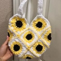 -Never Used -Handmade Yellow Casual Crochet Bag For Spring, Casual Yellow Crochet Bag For Spring, Yellow Crochet Shoulder Bag For Vacation, Cute Yellow Seasonal Shoulder Bag, Cute Yellow Summer Shoulder Bag, Cute Yellow Shoulder Bag For Summer, Yellow Crochet Tote Bag For Spring, Yellow Crochet Bag For Spring, Spring Yellow Crochet Bag