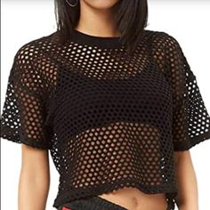 New Without Tags. Super Cute Mesh Top. 1990 Style, Fishnet Crop Tops, Look Grunge, Fishnet Top, Mesh Tops, T Shirt Crop Top, Mesh T Shirt, Mesh Shirt, Cropped Tops