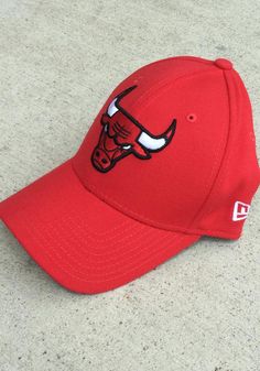 New Era Chicago Bulls Mens Red Team Classic 39THIRTY Flex Hat - 5903414 Classic Red Hat With Embroidered Logo, Classic Red Fitted Hat For Sports, Sporty Red Fitted Hat For Sports Events, Red Sporty Hat For Sports Events, Red Sporty Fitted Hat For Sports Events, Red Baseball Cap With Embroidered Logo For Baseball Season, Classic Red Baseball Cap For Sports Events, Red Baseball Cap With Embroidered Logo, Casual Red Baseball Cap For Fans