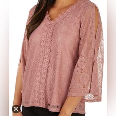 Never Worn Lace Blouse V-Neck 3/4 Sleeve. Beautiful Desert Rose Color. Elegant Pink Blouse With 3/4 Sleeves, Elegant 3/4 Sleeve Tops For Brunch, Desert Rose Color, Light Green Blouse, Lace Sleeve Blouse, Beautiful Desert, Floral Long Sleeve Shirt, Black Knit Top, White Lace Blouse