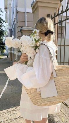 Spring Inspo, Aesthetic Couple, Spring Mood, Classy Aesthetic, Trik Fotografi, Spring Aesthetic, Spring Vibes, Beige Aesthetic, Parisian Chic