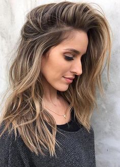 feathery brunette hair, swept to one side, and decorated with blonde hair highlights, on woman in profile, wearing two layered dark tops #haircolor Which Hair Colour Suits Me, Haircut Highlights, Which Hair Colour, Highlights Hair, Short Hairstyles For Thick Hair, Blonde Hair With Highlights