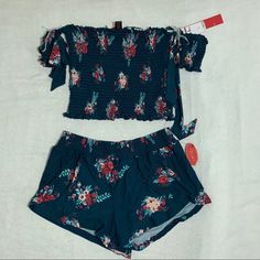 Off The Shoulder Shirt With Sleeve Ties Shorts Included Brand New Never Worn Chiffon Tunic Top, Camo Crop Top, Corset Looks, Off The Shoulder Shirt, Chiffon Tunic, Navy Blue Blouse, Tie Dye Crop Top, Hot Kiss, Floral Set