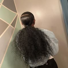 Pom Pom Ponytail Black Women, Bun Heatless Curls, High Curly Ponytail Weave, Curly Ponytail Black Women, Ponytails Ideas, Curl Ponytail, Bday Hairstyles