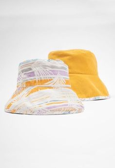 REVERSIBLE WIDE BRIM 90'S STYLE HAT. MATERIAL: COTTON DRILL Reversible Yellow Sun Hat For The Beach, Yellow Reversible Sun Hat For Beach, Reversible Multicolor Beach Hat, Multicolor Reversible Beach Hat, Casual Reversible Brimmed Hat, Reversible Yellow Spring Hat, Spring Reversible Cap Sun Hat, Spring Reversible Yellow Hat, Casual Reversible Hat With Curved Brim