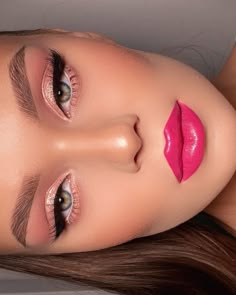 Thanksgiving Makeup Look, Pink Dress Makeup, Fuchsia Outfit, Thanksgiving Makeup Looks, Thanksgiving Makeup, Vintage Makeup Looks, Makeup Look Ideas