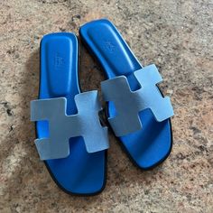 Brand New Never Been Worn 39 (Fits Size 8) Hermes Oran Sandal Purchased At Hermes In Paris Luxury Blue Sandals For Summer, Designer Blue Sandals For Spring, Designer Blue Sandals With Round Toe, Elegant Blue Sandals For Vacation, Shearling Outfit, Hermes Slides, Hermes Slippers, Hermes Oran Sandals, Nike Air Max Tn