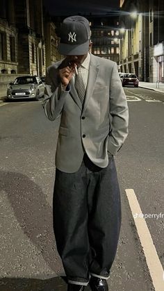 [ London Fashion ~ Mens streetstyle ~ Baggy Pants ~ Business Core - Mens Fashion ~ New York] Baggy Suit Pants Outfit, Bussines Core Outfits Men, Full Grey Outfit, Grey Suit Outfit Men, Aesthetic Suits Men, Mens Basic Outfits, Baggy Suits Men, Business Core Outfits Men, Business Core Outfits