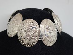 925 Silver Embossed Floral Oval link Panel Bracelet Item w# 1263 Clean and in good condition 7.5 to 7.75 inch fit Filigree Ring Gold, Indian Patterns, Rose Bracelet, Amethyst Bracelet, Gold Filigree, Filigree Ring, Statement Bracelet, Bethlehem, Native American Indians