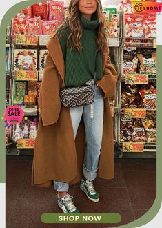 Loose Straight Leg Jeans Pastel Outfit, Cold Outfits, Mode Boho, Mode Casual, Looks Street Style, Looks Chic, Looks Style, Mode Inspiration, Outfit Casual