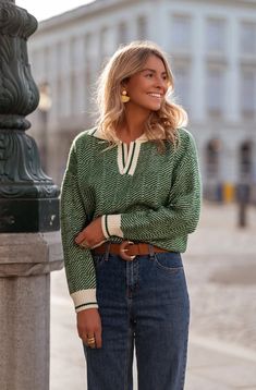 Green Lomond Sweater – Easy Clothes North America Stile Blair Waldorf, Adrette Outfits, Fest Outfits, Parisian Women, Elegante Casual, Looks Street Style, Dark Wear, Comfy Sweaters, Mode Inspo