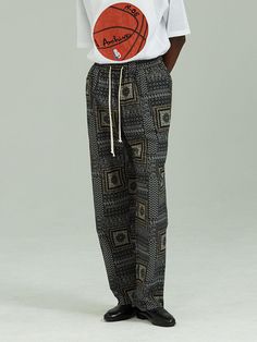 This is a casual and comfortable pants by beyondcloset that is made out of high quality and sturdy fabric. With unique design detail and trendy mood, you can style it for your casual and young daily outfit.- Unique paisley pattern overall- Organic cotton fabric- Straight silhouette and elastic waistband with string Casual Black Cotton Harem Pants, Casual Relaxed Fit Harem Pants For Leisure, Cotton Harem Pants For Leisure, Comfortable Relaxed Fit Black Harem Pants, Casual Black Harem Pants For Loungewear, Outfits Unique, Comfortable Pants, Multi Pattern, Organic Cotton Fabric