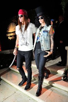 Cindy Crawford and Rande Gerber basically just won the most fun couple award. Here they are as Slash and Axl Rose. Celebrity Couple Costumes, Ideas Disfraz, Pair Costumes, Rocker Costume, Couples Costumes Creative, Halloween Costumes 2014, 90s Halloween Costumes