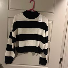 Never Worn Thick Black And White Striped Sweater I Love This Sweater But They Sent Me The Wrong Color So I’m Selling! H&m Black Sweater For Fall, H&m Black Casual Sweater, Black H&m Sweater For Fall, Casual Black H&m Sweater, Black And White Striped Sweater Outfit, Striped Sweater Outfit, Lana Condor, Black And White Sweater, True Summer