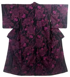 This is a fascinating Meisen Kimono with deep pink color 'Kiku'(chrysanthemum) pattern, which is woven on the black color base Kimono Outfits, Deep Pink, Japanese Kimono, Kimono Fashion, Chrysanthemum, Shibori