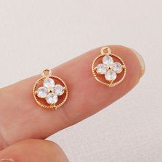 ♥♥Size: ♥♥Material: brass , cubic zirconia  ♥♥Color: gold ♥♥Quantity: 10pcs  Shipping  If you are in a hurry, please choose DHL shipping; Note:have larger stock and can offer wholesale price. If you need more quantity, please do not hesitate to contact me. ♥ ♥ ♥ ♥ ♥ ♥ ♥ ♥ ♥ ♥ ♥ ♥ Thanks for your Visit ♥ ♥ ♥ ♥ ♥ ♥ ♥ ♥ ♥ ♥ ♥ ♥ ♥ ♥ Wishing you a happy shopping ♥ ♥ Gold Floral Jewelry With Rhinestones, Gold Flower Jewelry With Rhinestones, Gold Flower-shaped Jewelry With Rhinestones, Gold Jewelry With Rhinestones In Flower Shape, Shine Jewelry, Butterfly Charm, In A Hurry, Flower Pendant, Charm Necklace