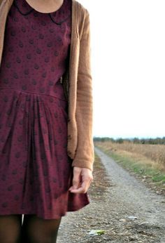 Velvety dress with cardigan:) Plum Dress Outfit, Dress Outfit Fall, Plum Dress, Outfit Fall, Fashion Mode, Looks Vintage, Dress Outfit