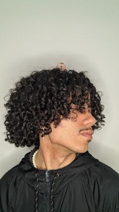 Trendy men's haircuts for curly hair 3B in 2024 16 ideas - Fall Update 2024 Middle Part On Curly Hair, 3c Hairstyles Men, 3c Hair Men, Curly Middle Part Men, 3c Curly Hair Men, Curly Hair Middle Part, Asian Hair Perm, Curly Middle Part, 3c Curly Hair