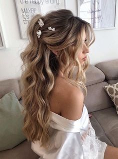 hairstyle bridehairstyle weddinghairstyle Wedding Hairstyle For Bride, Sleek Prom Hair, Hairstyle For Bride, Blonde Wedding Hair, Warm Scarves, Wedding Hair Up