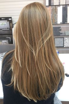 Brown Hair Inspo, Brunette Hair With Highlights, Straight Blonde Hair, Dirty Blonde Hair, Honey Blonde Hair, Brown Hair Balayage, Dark Blonde Hair, Blonde Hair Inspiration, Blonde Hair Shades