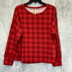 Honeydew Intimates Women's Red Ravishing Plaid Snooze Button Lace Long Sleeve Pajama Top Sz M Dropped-Shoulder Sleeves Lace Trim Side Slits At Hem 95% Polyester, 5% Spandex Machine Wash Imported This Is A New With Tags/Box Item. Please Refer To Images. Approx. Measurements: * Length: 24" * Chest: 22" * Sleeves: 19" Retail Price: $48.00 Red Long Sleeve Sleep Top, Casual Red Sleep Tops, Casual Red Tops For Sleep, Red Sleepwear For Fall, Red Fall Sleepwear, Lace Long Sleeve, Honeydew, Pajama Top, Long Sleeve Pyjamas