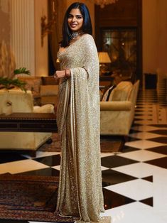 Isha Ambani, Sabyasachi Sarees, Sarees For Girls, Indian Sari Dress, Modern Saree, Fancy Sarees Party Wear, Sari Dress, Anamika Khanna, Anita Dongre