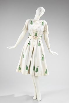 Dress  Hubert de Givenchy, 1953  The Metropolitan Museum of Art 1959 Fashion, Fashion History Timeline, Givenchy Couture, Givenchy Dress, Jacques Fath, 20th Century Fashion, Fashion 1950s, Art Dress, Moda Vintage