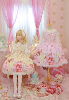 sweet-dreamworld: “ Wish I knew the shop.. so sweet. No info at the source was included.. ” Japanese Lolita Fashion, Lolita Outfits, Pastel Fashion, Japanese Street Fashion, Sweet Lolita, Grunge Style, Kawaii Clothes