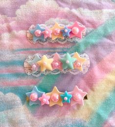 Starry Pastel Hair Clips. Only C remains! Decora Aesthetic, Creepy Cute Fashion, Pastel Accessories, Diy Kandi Bracelets, Hat Aesthetic, Kawaii Hairstyles, Kawaii Accessories, Pastel Hair, Diy Hair Accessories