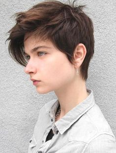 Pixie Cropped Haircuts Tomboy, Feminine Pixie Cuts, Androgynous Haircut, Pixie Haircut For Round Faces, Tomboy Hairstyles, Long Pixie, Long Fringe