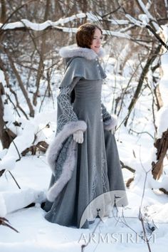 Nobility Fantasy Coat, Fancy Jackets, Scottish Costume, Skyrim Cosplay, Elven Clothing, Dresses Winter, Snow Princess, Wool Winter Coat