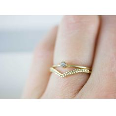 This stylish wheat ring features two wheat ears that are wrapped around a delicate chevron band, the tiny seeds shine beautifully when they catch the light.   Wheat ring looks great on its own or stacked with our Lee Renee poppy seedpod diamond ring and our other gemstone rings for added sparkle – or it can be worn as a wedding band to compliment an existing engagement ring, the combinations of this ring are endless so get mix n matching.100% handmade in Hatton Garden, London from recycled 9ct y Wheat Ring, Diamond Ring Silver, Poppy Ring, Flower Rings, Everyday Rings, Handmade Rings, Recycled Sterling Silver, Flower Ring, Promise Rings