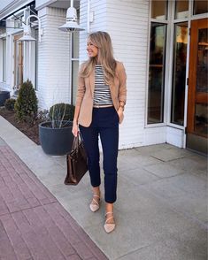 Women Work Outfits, J Crew Outfits, Work Attire Women, Look Office, Blazer Outfits For Women, Spring Work Outfits, Tan Blazer, Business Casual Work, Business Casual Outfits For Women