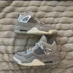 Jordan 4 Frozen Moments, Frozen Moments, Jordan Grey, Jordan 4s, Shoes Jordan, Jordans Women, Womens Jordans, Dream Shoes, Jordan Shoes