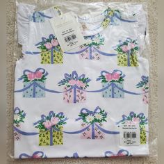 Nwt The Beaufort Bonnet Company Every Day Is A Gift Sleeveless Polly Play Shirt Sz18-24m. Adorable New With Tags In Packaging Tbbc's Ediag Polly Play Shirt With Eyelet Trim. Perfect For A Birthday Party! Sister Sets And Matching Dolly Bonnet Available In Separate Listings. Smoke-Free/Pet-Free Home. 0909 Holiday Sleeveless Cotton Top, Blue Cotton Top For First Birthday, Spring Printed Tops For Playtime, Playful Tops For First Birthday In Spring, Cute Holiday Tops For Spring, Cute Tops For Spring Holiday, Cute Spring Holiday Tops, White Printed Top For Playwear, Cute Printed Tops For Playwear