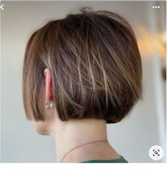 Short Smooth Bob Hairstyles, Classic Short Bob Haircut, Bob Ear Length, Short Bob No Layers, Short Bob Chin Length, Eat Length Bob, Nape Length Hair, Nape Bob Haircut, Ear Length Bob Hairstyles