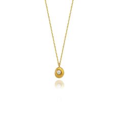 If you are looking for an elegant and minimal style, the drop pearl necklace from Linya is just for you. This necklace is a perfect option for daily use with its simple and stylish design. This necklace, which stands out with its pearl detail, matches perfectly with all kinds of outfits. Moreover, this necklace, which is among the quality and carefully selected products, can be a great gift option for both yourself and your loved ones. This stylish necklace that will complement your simple and m Drop Pearl Necklace, Jewelry Cleaning, Pearl Drop Necklace, Pearl Chain Necklace, Special Necklace, June Birthstone Jewelry, Stylish Necklace, Gifts For New Mums, Pearl Jewellery Earrings