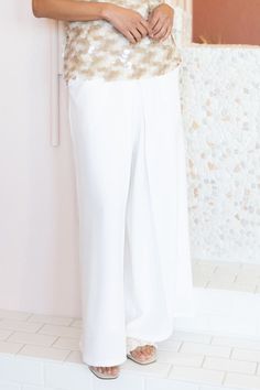 White Palazzo Pants, Adele Dress, Sunset Girl, Palazzo Style, Grey Socks, Feeling Confident, Stylish Pants, High Waist Dress, Palazzo Pants