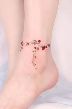 Colorful Feminine Tattoos, Rose And Vine Tattoo, Jewelry Tattoos For Women, Tattoo Ideas Roses, Charms Tattoo, Gg Tattoo, Roos Tattoo, Cinderella Tattoo, Corpse Bride Tattoo