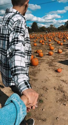 fall holding hands couple pumpkin picking Couple Picture Ideas Halloween, Cold Fall Couple Pictures, Fall Time Couple Pictures, Cute Fall Relationship Goals, Couple At Pumpkin Patch, The Fall Of Bradley Reed, Pumpkin Patch Photo Shoot Couples, Cute Couple Pics Pumpkin Patch, Fall Pics With Boyfriend Poses