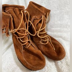 Minnetonka Shoes Womens 9 Brown Classic Fringe Suede Ankle Boots Moccasin Casual Size 9 Color Brown Suede Like New Never Worn Moccasins Boots, Fringe Moccasin Boots, Moccasin Ankle Boots, Waterproof Leather Boots, Side Zip Boots, Moccasin Boots, Moccasins Slippers, Fringe Boots, Leather Moccasins