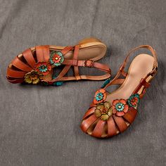 Description Walk into any room in these stylish and versatile leather sandals, adorned with exquisite floral accents and an ethnic style. An ideal companion for any occasion, these luxury sandals are sure to make an unforgettable impression! Details Gender: WomenItem Type: ShoesUpper Material: LeatherToe Type: Round ToeHeel Type: FlatHeel Height: Low Heel ( 1-3 cm)Theme: SummerOccasion: Daily, Casual, HolidayStyle: Casual Size Chart Size Length 35 8.86" (22.50 cm) 36 9.06" (23.00 cm) 37 9.25" (2 Luxury Sandals, Animal Fur, Round Toe Heels, Ethnic Style, Ethnic Fashion, Holiday Fashion, Low Heels, Leather Sandals, Camel