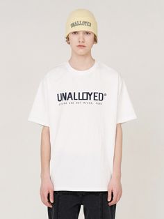 Editor's NotesUNALLOYED’s t-shirt gives casual and minimal look with semi-oversized fit and logo graphic print.- Semi-oversized fit- Round neck t-shirt- Minimized shrinking and warping- Half sleeves- Logo graphic print in front- Logo label at side Measurements(in.)S / M / L- Length: 28.3in. / 29.5in. / 30.7in.- Chest: 22.0in. / 23.2in. / 24.4in.- Shoulder: 19.3in. / 20.3in. / 21.3in.- Sleeve: 8.7in. / 9.1in. / 9.4in.*Model Info: 6’1’’ 154.3lbs Bust 35.4’’ Waist 28.0’’ Fitting Size L*Model I Urban White Slogan T-shirt, White Urban Slogan T-shirt, Urban White T-shirt With Slogan, White Urban T-shirt With Slogan, Minimal Look, Logo Graphic, Tshirt Logo, Half Sleeves, Neck T Shirt